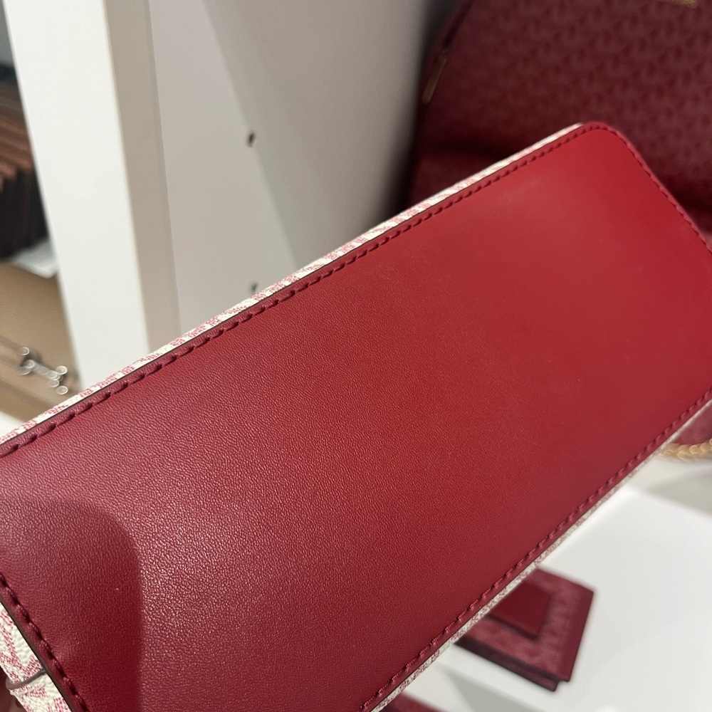 Michael Kors MD Cherry Multi Dome Crossbody - Picture 4 of 11
